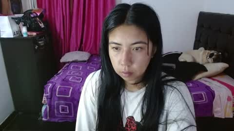 Snapshot of isa_mey chatting on November 2025 02:02:02 AM Isa online show from November 2025 02:02:02 AM