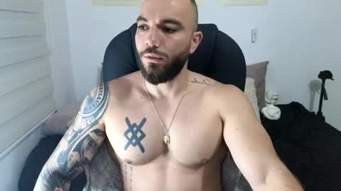 Isaac carter online show from November 2025 11:18:02 AM