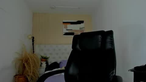 Snapshot of isaac_cryston chatting on February 2026 10:17:02 PM isaac_cryston online show from February 2026 10:17:02 PM