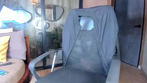 isaac_grimm online show from January 2026 03:21:02 AM