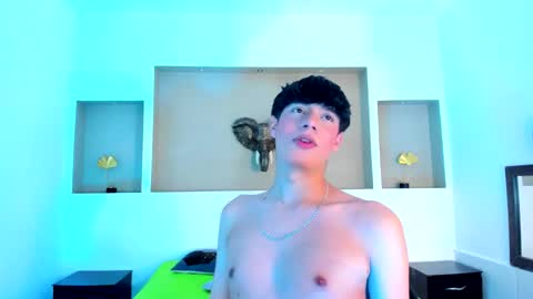 Isaac Kurtt online show from November 2025 07:25:02 PM