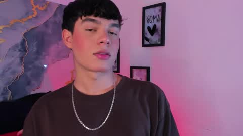 Isaac Kurtt online show from December 2025 07:40:02 PM