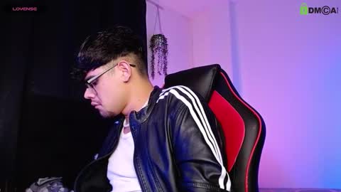 Isaac Saenz. online show from November 2025 12:55:01 AM