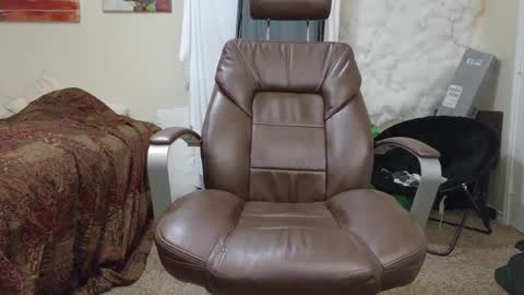 isaac online show from October 2025 05:33:01 PM