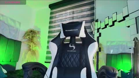 Isaac tan online show from March 2026 06:03:02 PM