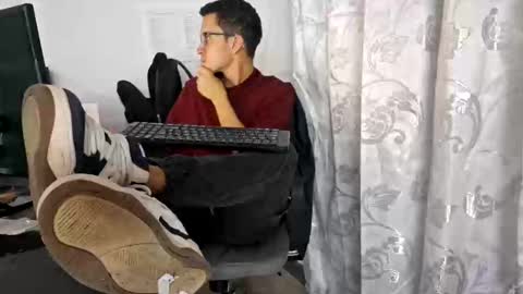 Snapshot of isaac_winter_ chatting on October 2025 04:24:02 AM Isaac online show from October 2025 04:24:02 AM