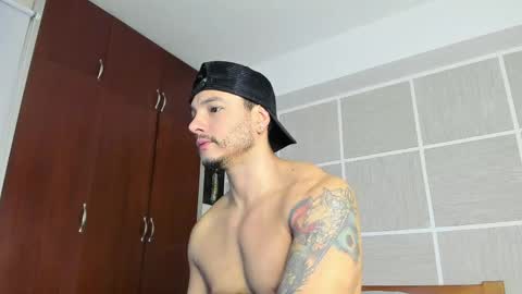 Snapshot of isaacsuarez chatting on May 2026 02:06:01 AM Isaac Surez online show from May 2026 02:06:01 AM