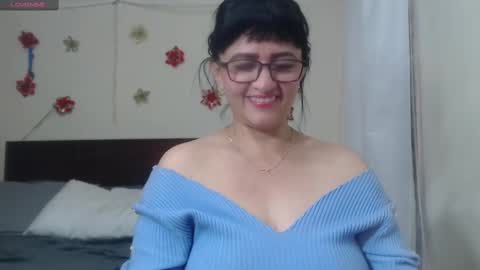 Snapshot of isabeel_sofia01 chatting on March 2025 10:43:01 PM Isabeel Sofia online show from March 2025 10:43:01 PM