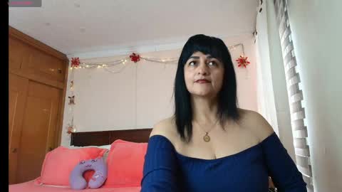 Isabeel Sofia online show from May 2026 02:12:01 PM