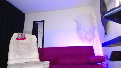 Snapshot of isabel_lopez_ chatting on February 2026 02:40:02 AM isabel online show from February 2026 02:40:02 AM