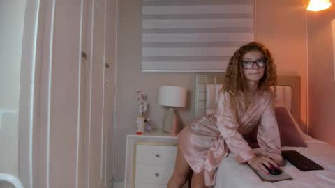 isabela__x online show from February 2026 11:33:01 AM