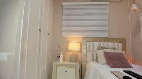 isabela__x online show from March 2026 11:25:01 AM