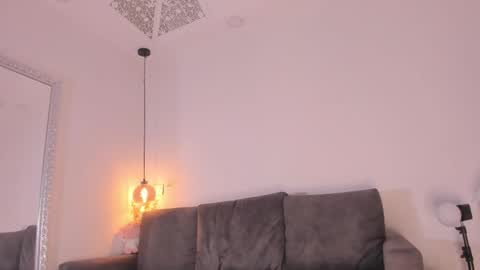 Isabela online show from October 2025 12:06:01 PM