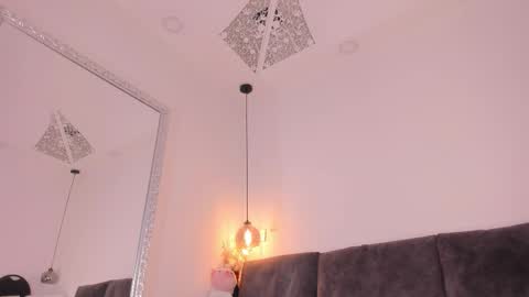 Isabela online show from October 2025 12:11:01 PM