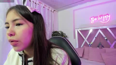 Snapshot of isabela_tay chatting on November 2025 11:32:02 AM ISABELA online show from November 2025 11:32:02 AM