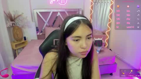 Snapshot of isabela_tay chatting on November 2025 11:58:01 AM ISABELA online show from November 2025 11:58:01 AM