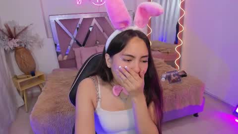 Snapshot of isabela_tay chatting on November 2025 12:04:02 PM ISABELA online show from November 2025 12:04:02 PM