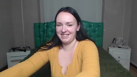 IsabelBlackberry online show from December 2024 03:32:02 PM