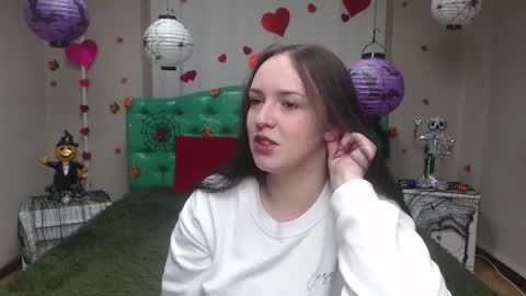 IsabelBlackberry online show from November 2025 06:05:01 AM