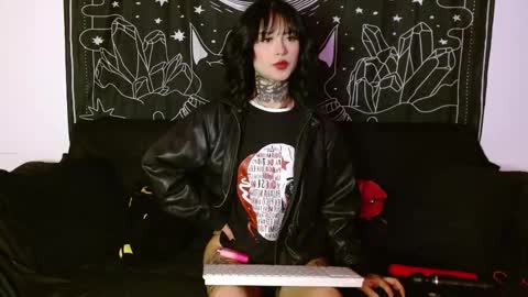    online show from October 2025 01:31:01 AM