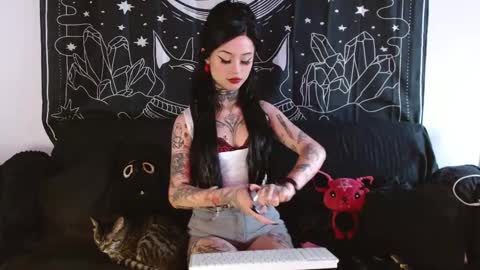    online show from October 2025 09:38:02 PM