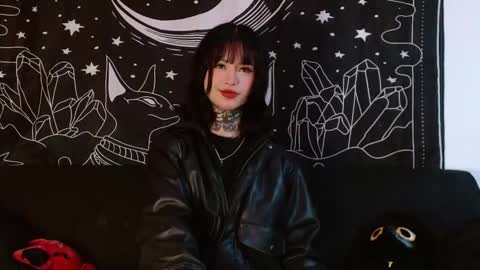    online show from November 2025 04:00:01 AM