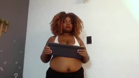 Snapshot of isabella_brown19 chatting on October 2025 10:37:02 AM ISABELLA online show from October 2025 10:37:02 AM