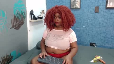 Snapshot of isabella_brown19 chatting on October 2025 10:19:02 AM ISABELLA online show from October 2025 10:19:02 AM