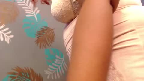 Snapshot of isabella_brown19 chatting on November 2025 11:01:02 AM ISABELLA online show from November 2025 11:01:02 AM