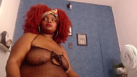 Snapshot of isabella_brown19 chatting on November 2025 10:27:01 AM ISABELLA online show from November 2025 10:27:01 AM