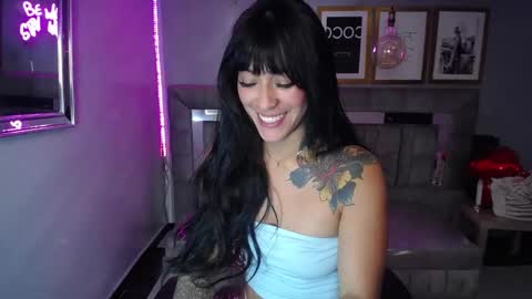 Snapshot of isabella_collen_v chatting on February 2025 03:48:02 PM Hi Stream 800am to 200pm online show from February 2025 03:48:02 PM