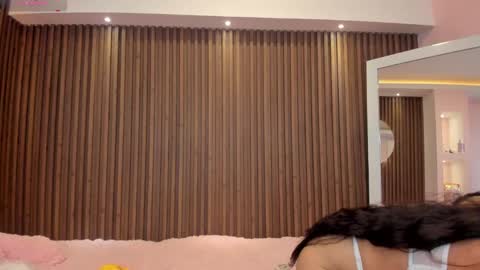 Isabella Cooper online show from December 2024 08:34:01 PM