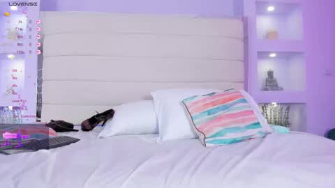 Isa online show from October 2025 04:18:02 AM