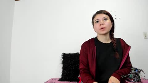 Snapshot of isabella_jaramillo chatting on October 2025 12:17:01 PM isabella_jaramillo online show from October 2025 12:17:01 PM