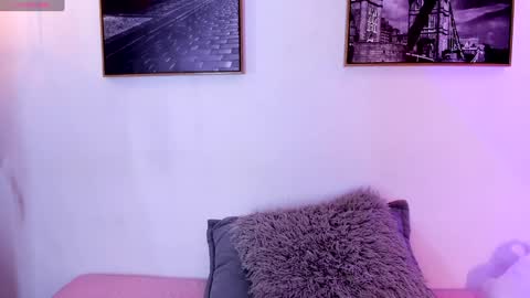 Snapshot of isabella_lopez_ chatting on January 2025 12:00:01 PM Isabel Lopez online show from January 2025 12:00:01 PM