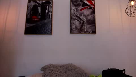 Snapshot of isabella_lopez_ chatting on March 2025 12:12:01 PM Isabel Lopez online show from March 2025 12:12:01 PM