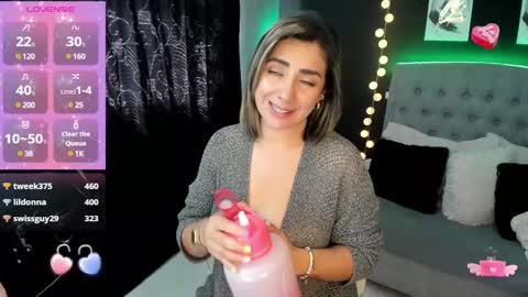 Snapshot of isabella_lt chatting on January 2025 05:17:02 PM online show from January 2025 05:17:02 PM