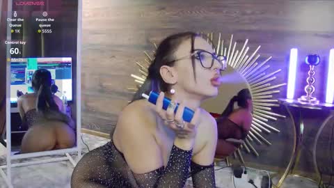 Snapshot of isabella_luxx chatting on October 2025 08:04:02 AM Isabella online show from October 2025 08:04:02 AM