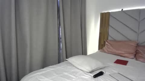 Isabella online show from March 2026 03:04:01 PM