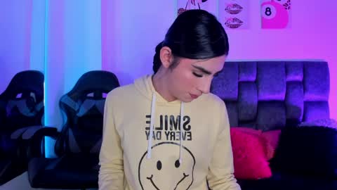 Snapshot of isabella_moon9 chatting on April 2026 12:27:01 PM Isabella Moon9 online show from April 2026 12:27:01 PM