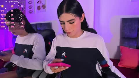 Snapshot of isabella_moon9 chatting on April 2026 11:48:01 AM Isabella Moon9 online show from April 2026 11:48:01 AM
