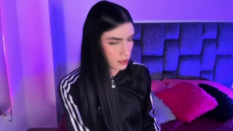 Snapshot of isabella_moon9 chatting on April 2026 12:06:02 PM Isabella Moon9 online show from April 2026 12:06:02 PM