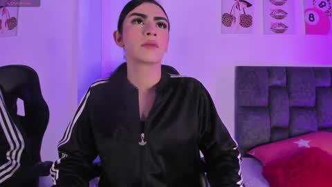 Snapshot of isabella_moon9 chatting on April 2026 12:00:01 PM Isabella Moon9 online show from April 2026 12:00:01 PM
