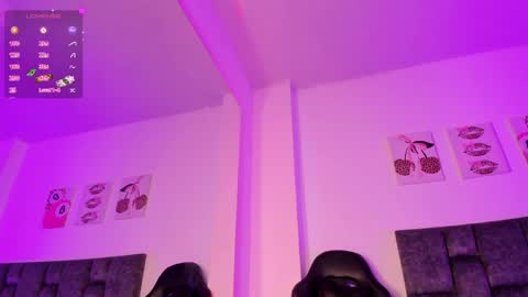 Snapshot of isabella_moon9 chatting on May 2026 11:18:01 AM Isabella Moon9 online show from May 2026 11:18:01 AM