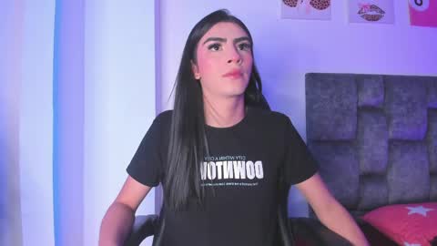 Snapshot of isabella_moon9 chatting on May 2026 11:27:01 AM Isabella Moon9 online show from May 2026 11:27:01 AM
