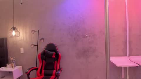 Isabella Nowa online show from February 2026 12:20:02 PM