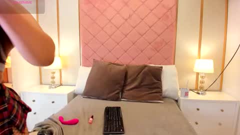 Snapshot of isabella_roa chatting on March 2026 05:00:02 AM Isabella online show from March 2026 05:00:02 AM