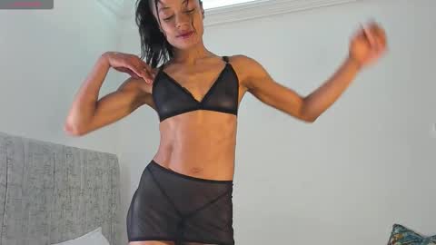 Snapshot of isabella_savina chatting on November 2025 12:20:02 AM Isabella online show from November 2025 12:20:02 AM