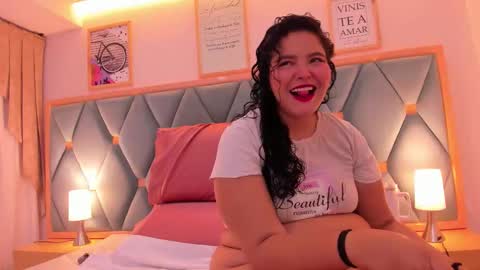 Snapshot of isabella_walton_ chatting on November 2025 11:09:02 AM Bella online show from November 2025 11:09:02 AM