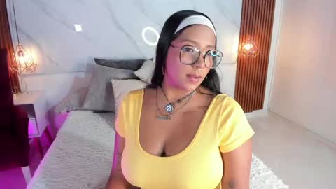 isabella zc online show from April 2026 03:50:02 PM